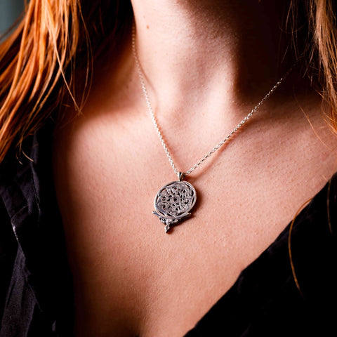 Alva’s Silver Necklace & Jewellery Box